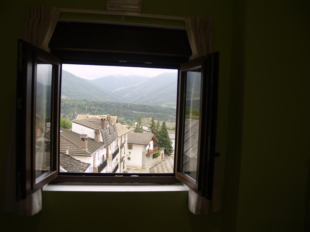 Albergue De Yebra Yebra de Basa Kamer foto