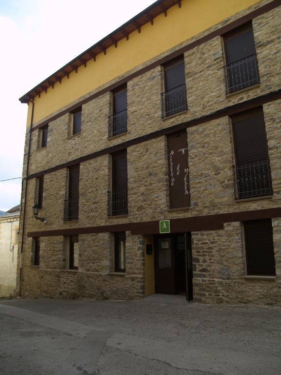 Albergue De Yebra Yebra de Basa Buitenkant foto